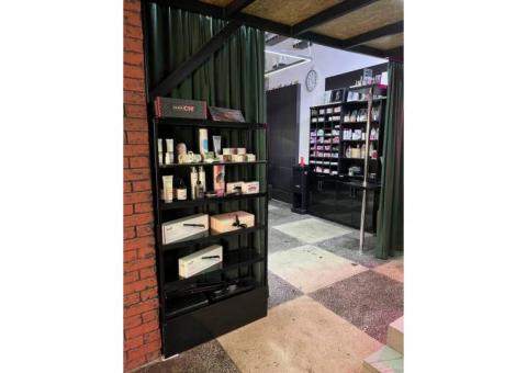 Стильный салон красоты "TopColors" возле метро