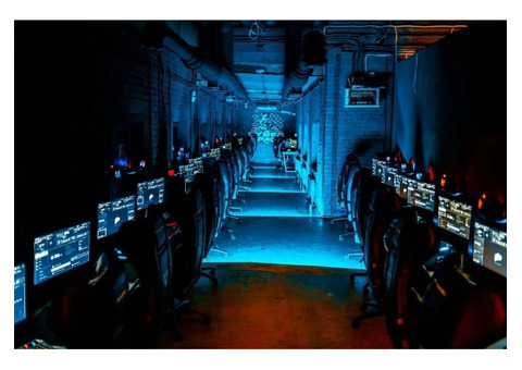 Киберлаундж «cyber space» у метро Молодежная