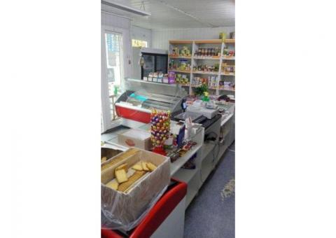 Продуктовый магазин в спальном районе